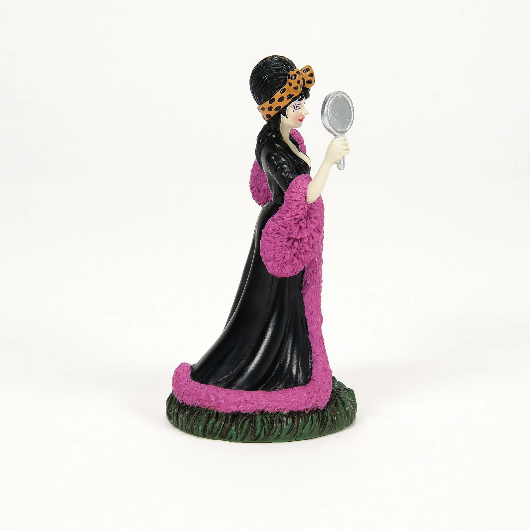 Hot Properties Village*Department 56 Elvira On Set