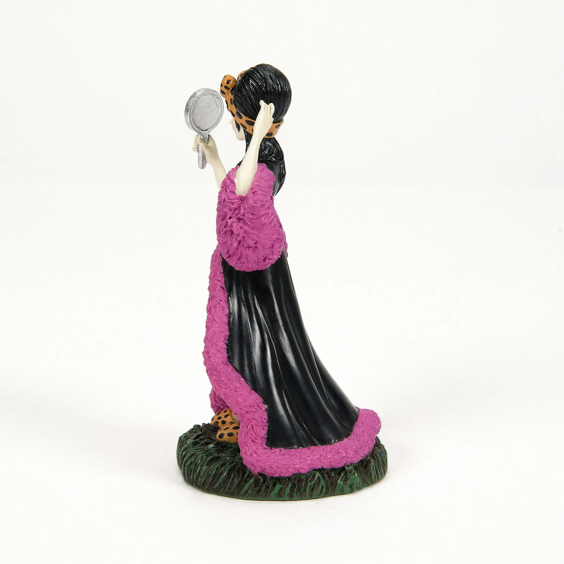 Hot Properties Village*Department 56 Elvira On Set