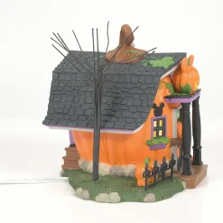Disney Village*Department 56 Pumpkintown Carving Studio